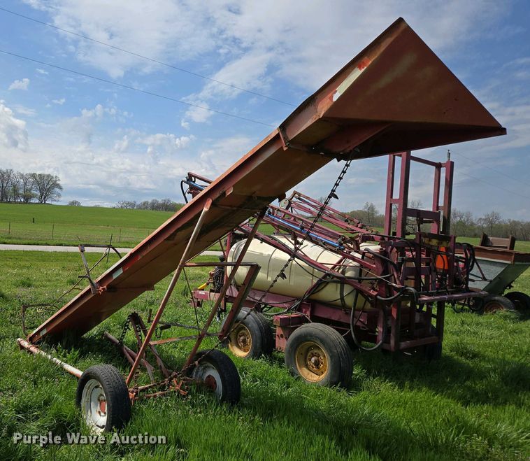 image for item EN3642 Graves hay bale elevator 