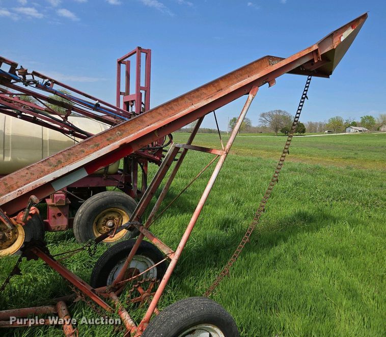 image for item EN3642 Graves hay bale elevator 
