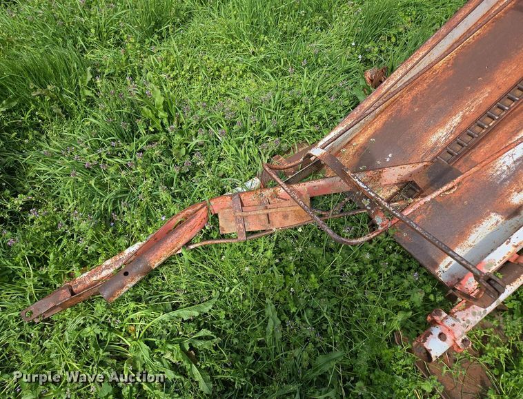 image for item EN3642 Graves hay bale elevator 