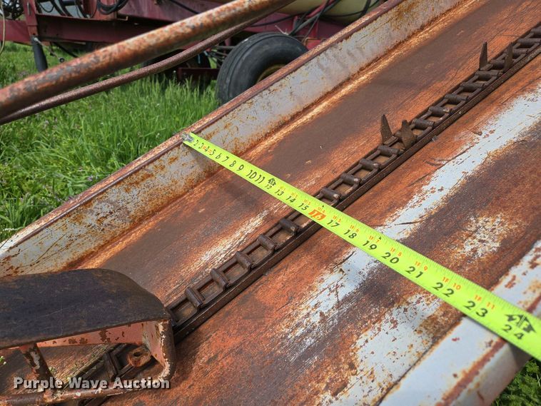 image for item EN3642 Graves hay bale elevator 