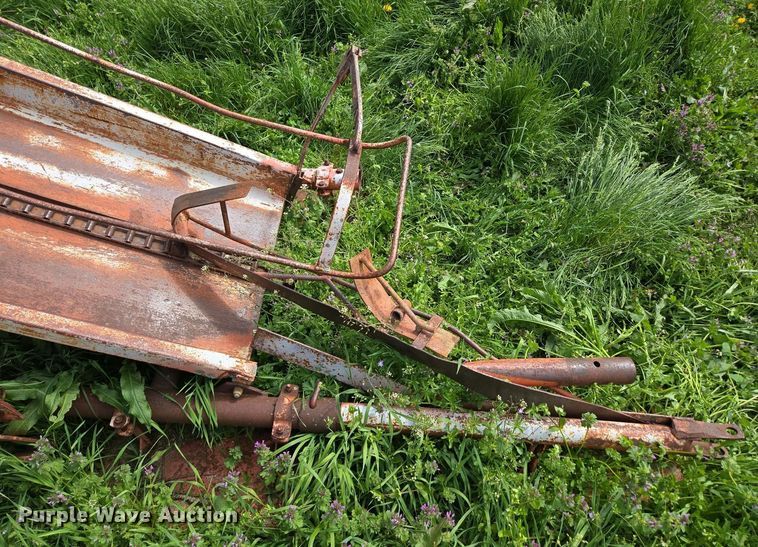 image for item EN3642 Graves hay bale elevator 