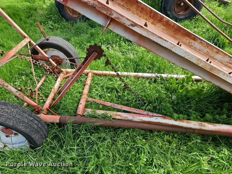 image for item EN3642 Graves hay bale elevator 