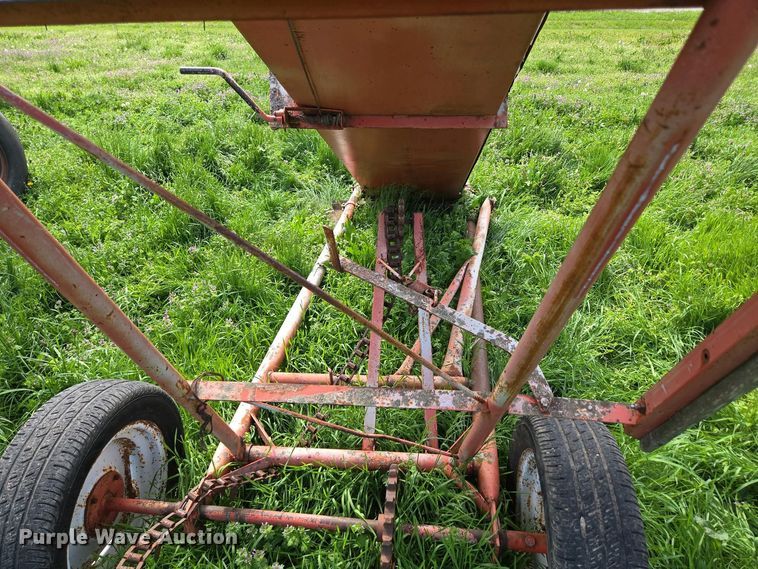 image for item EN3642 Graves hay bale elevator 