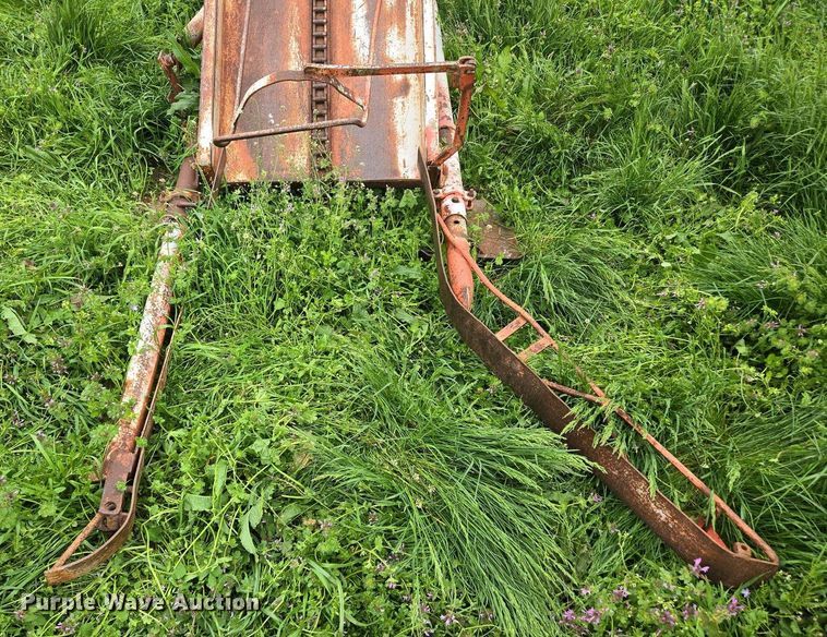 image for item EN3642 Graves hay bale elevator 