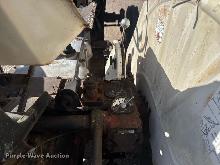 image for item EQ1307 1970 David Brown Selectamatic 880 tractor