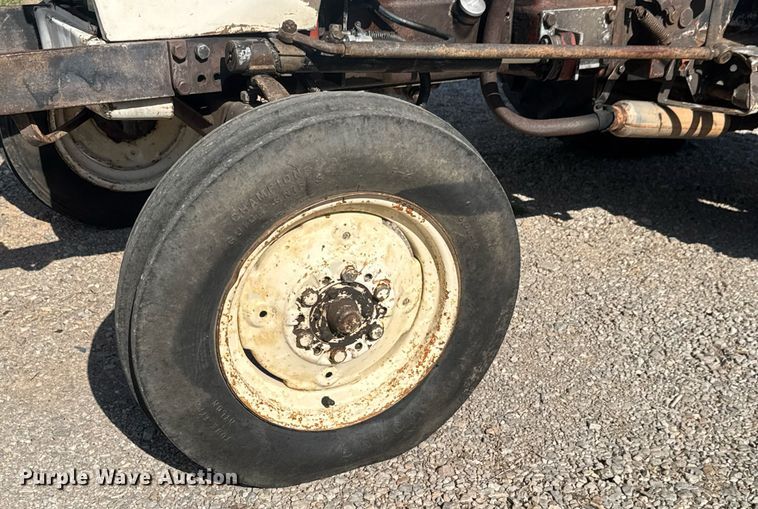 image for item EQ1307 1970 David Brown Selectamatic 880 tractor