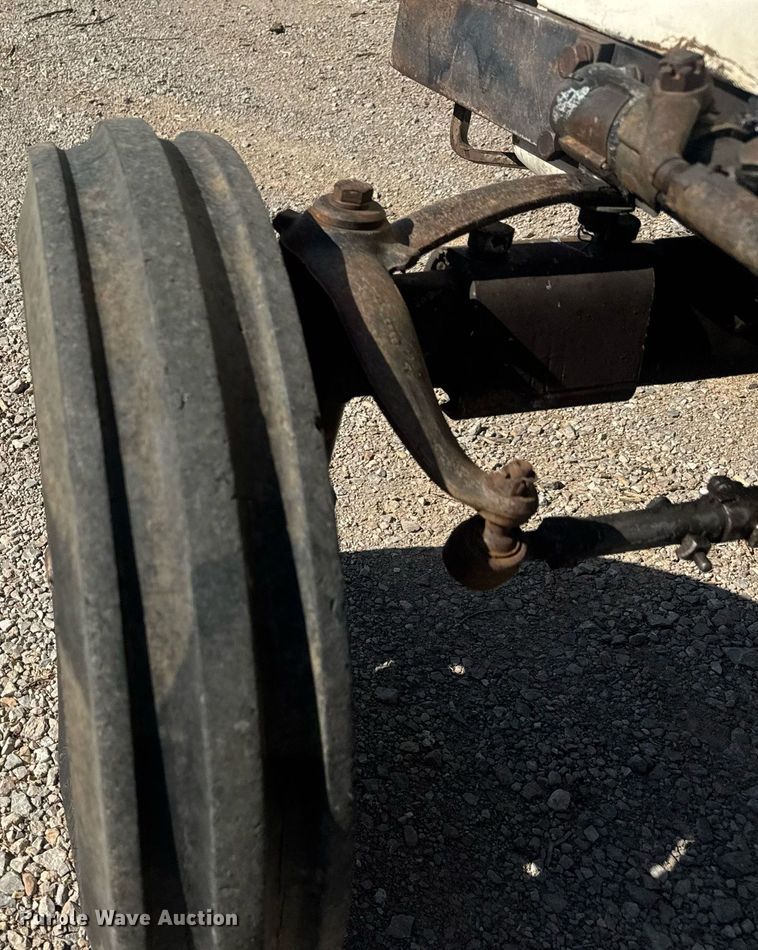 image for item EQ1307 1970 David Brown Selectamatic 880 tractor