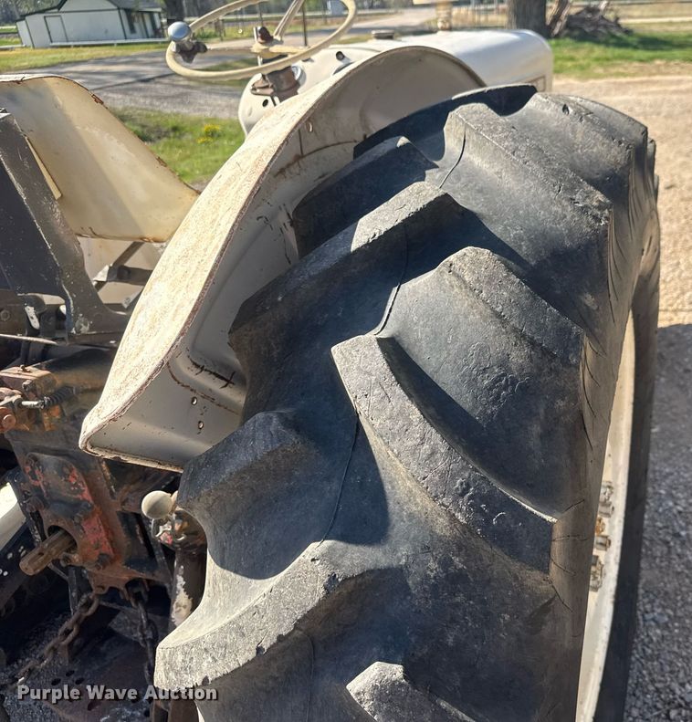 image for item EQ1307 1970 David Brown Selectamatic 880 tractor