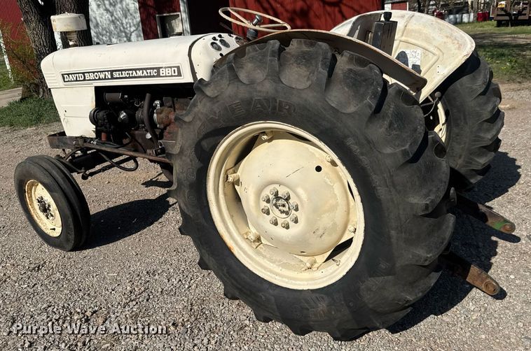 image for item EQ1307 1970 David Brown Selectamatic 880 tractor
