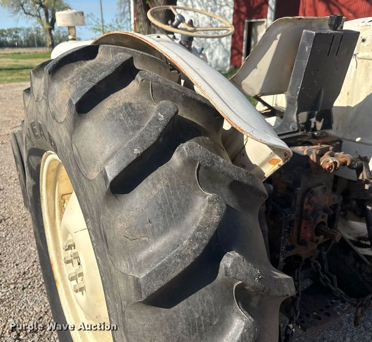 image for item EQ1307 1970 David Brown Selectamatic 880 tractor