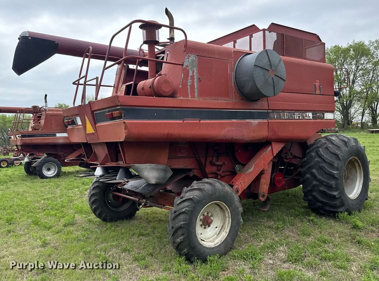 image for item EQ1360 1982 International Harvester 1480 combine