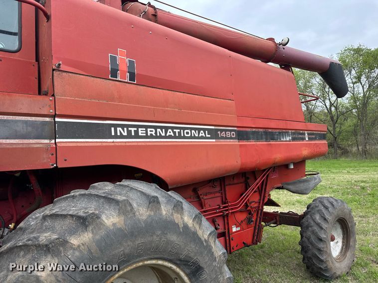 image for item EQ1360 1982 International Harvester 1480 combine