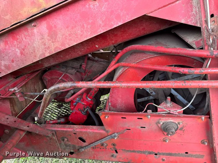image for item EQ1360 1982 International Harvester 1480 combine