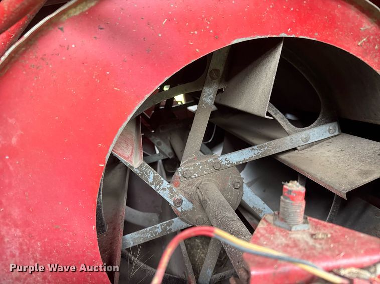 image for item EQ1360 1982 International Harvester 1480 combine