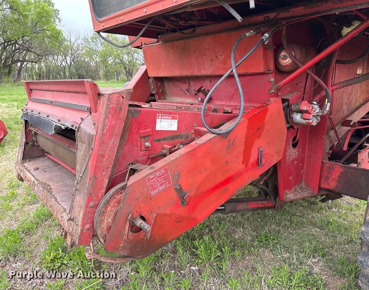 image for item EQ1360 1982 International Harvester 1480 combine
