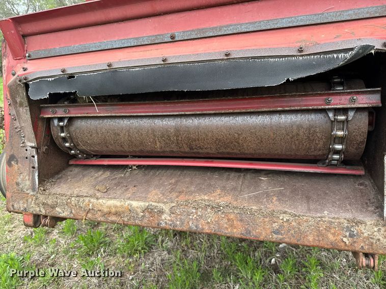 image for item EQ1360 1982 International Harvester 1480 combine