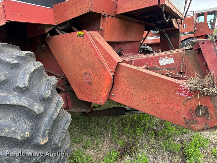 image for item EQ1360 1982 International Harvester 1480 combine