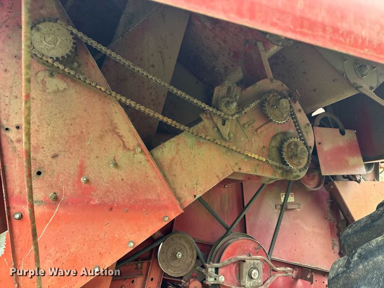 image for item EQ1360 1982 International Harvester 1480 combine