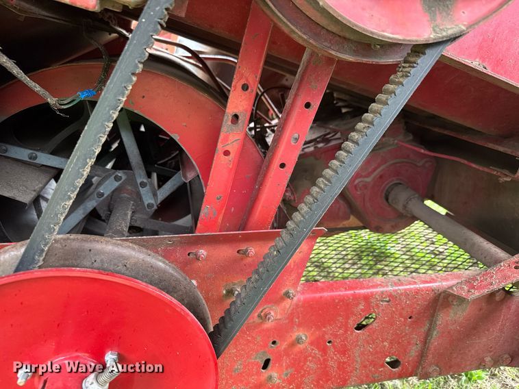 image for item EQ1360 1982 International Harvester 1480 combine