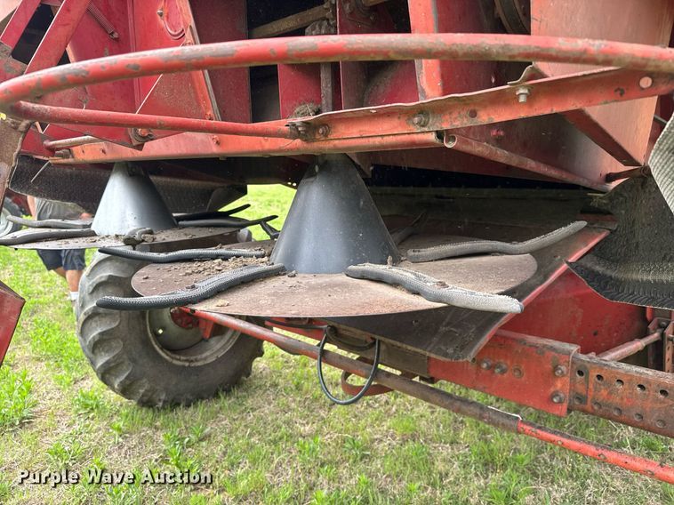 image for item EQ1360 1982 International Harvester 1480 combine