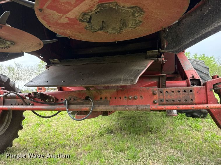 image for item EQ1360 1982 International Harvester 1480 combine