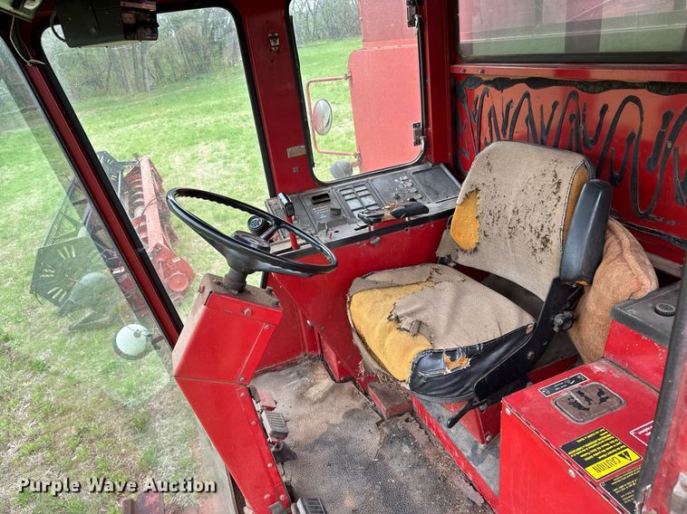image for item EQ1360 1982 International Harvester 1480 combine