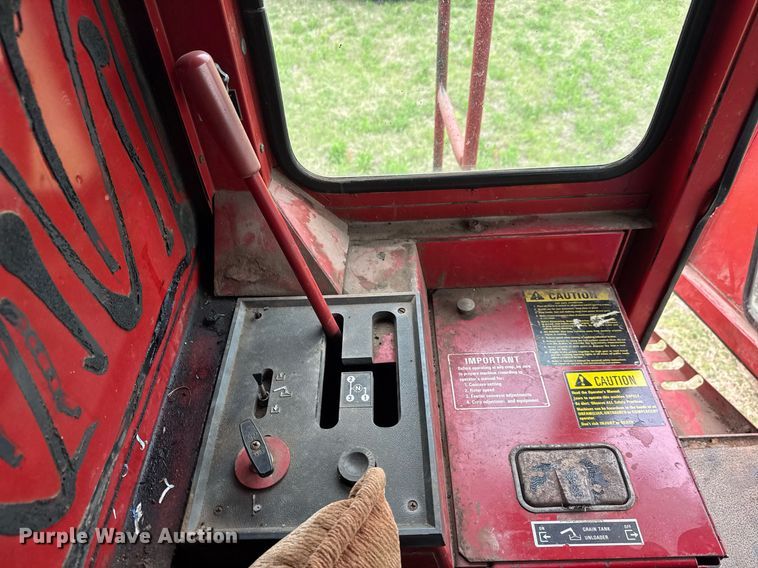 image for item EQ1360 1982 International Harvester 1480 combine