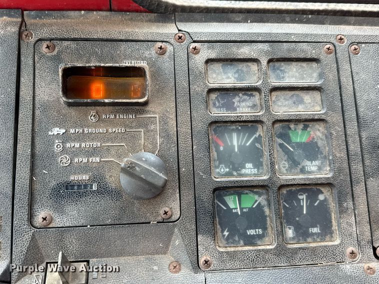 image for item EQ1360 1982 International Harvester 1480 combine