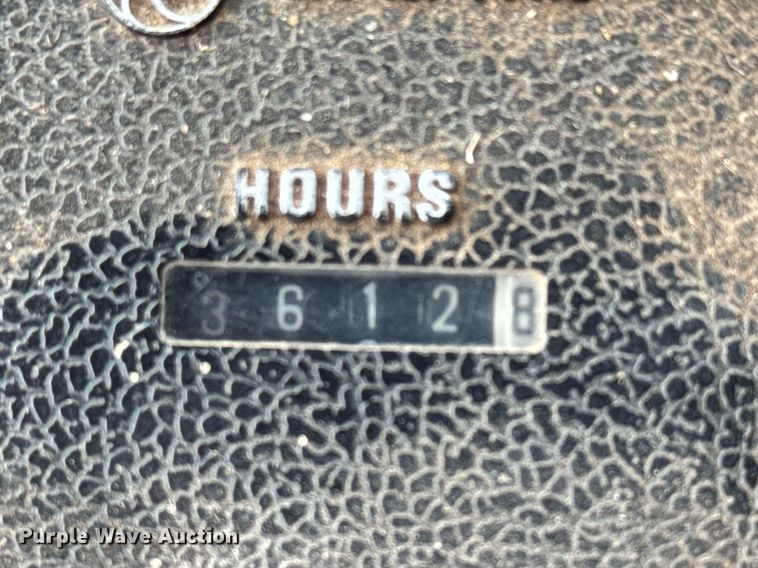 image for item EQ1360 1982 International Harvester 1480 combine