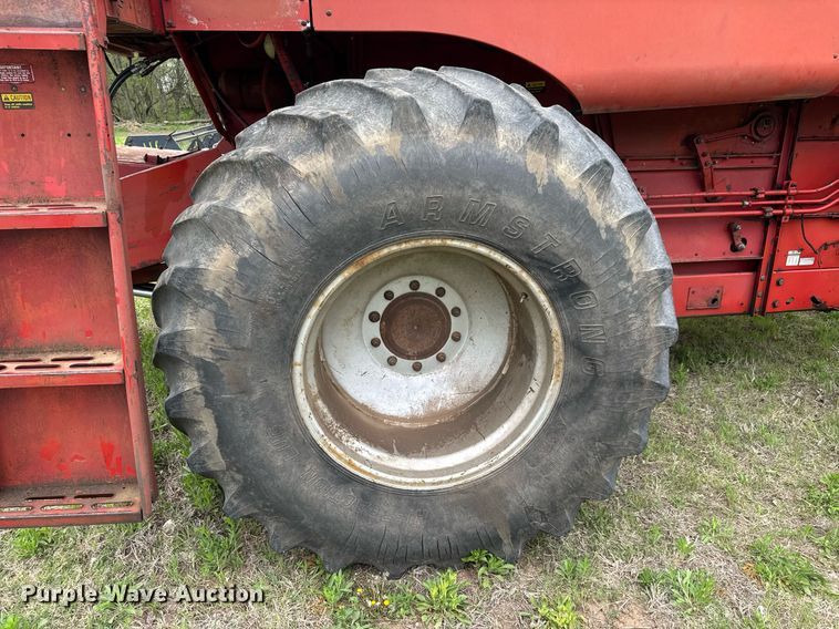 image for item EQ1360 1982 International Harvester 1480 combine