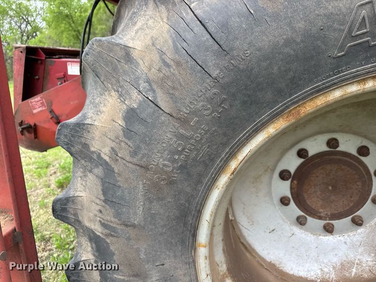 image for item EQ1360 1982 International Harvester 1480 combine