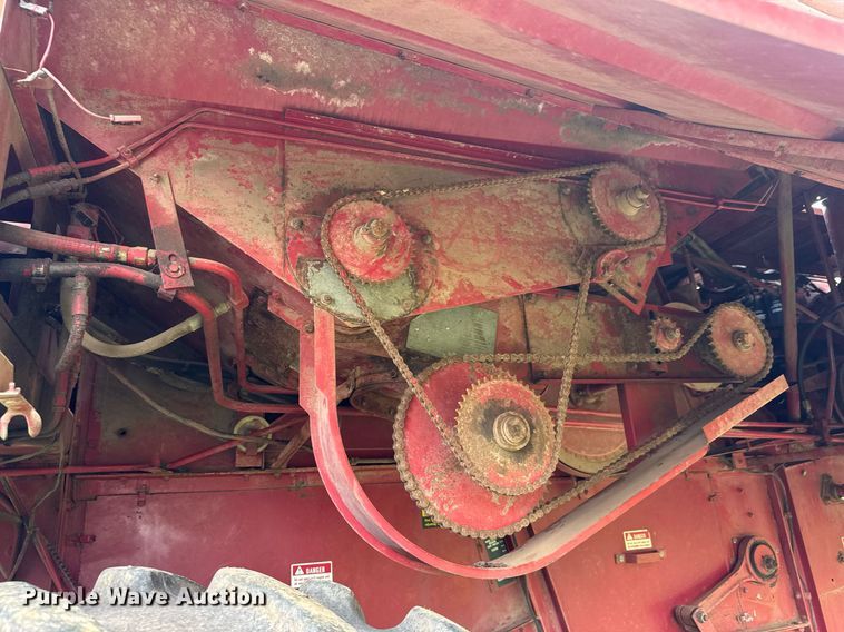 image for item EQ1361 1981 International Harvester 1460 combine