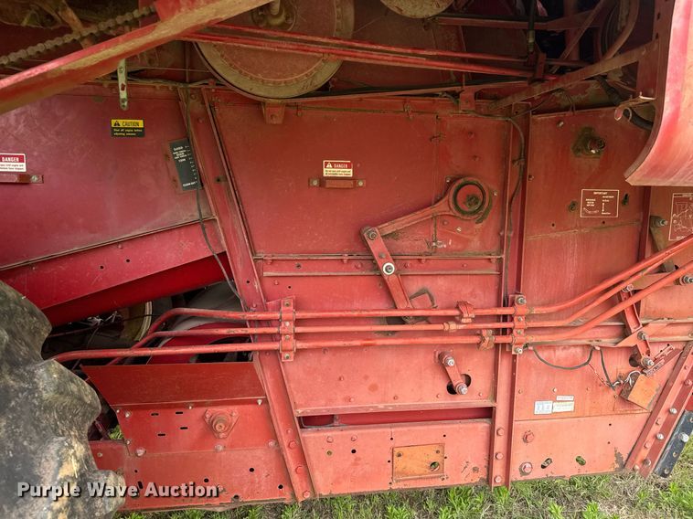 image for item EQ1361 1981 International Harvester 1460 combine