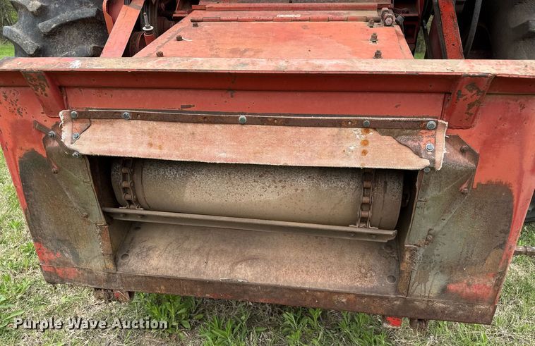 image for item EQ1361 1981 International Harvester 1460 combine