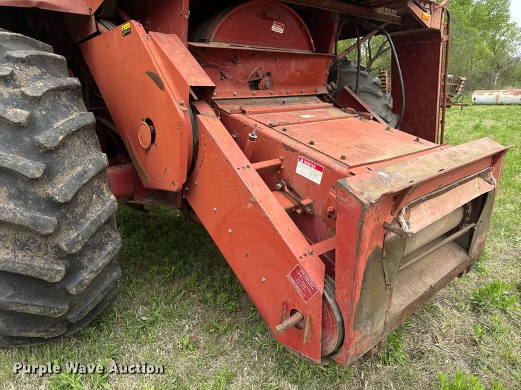 image for item EQ1361 1981 International Harvester 1460 combine
