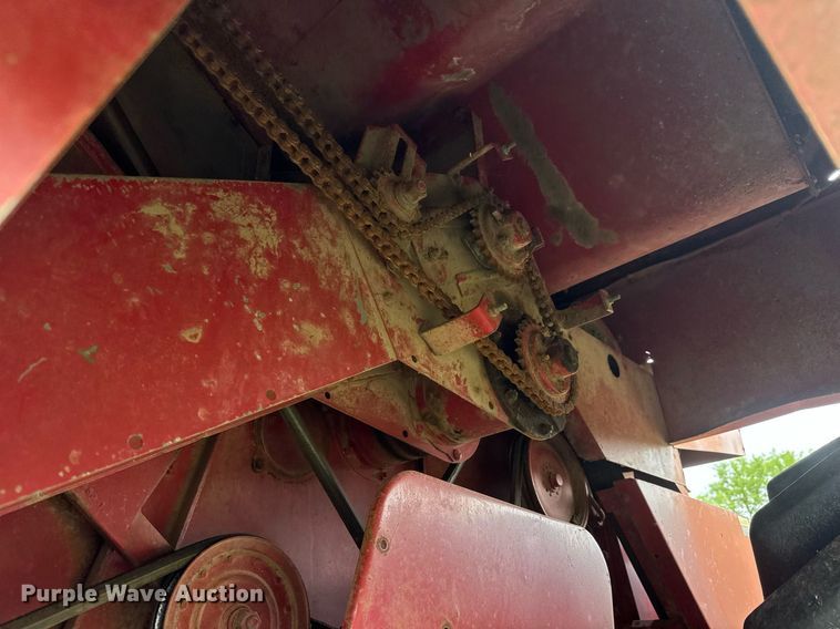 image for item EQ1361 1981 International Harvester 1460 combine