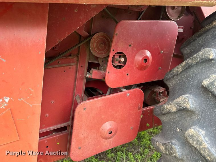 image for item EQ1361 1981 International Harvester 1460 combine