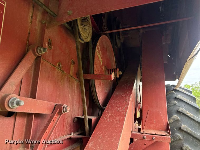 image for item EQ1361 1981 International Harvester 1460 combine