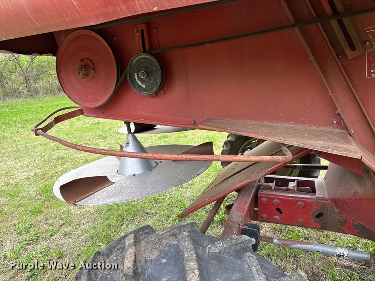 image for item EQ1361 1981 International Harvester 1460 combine