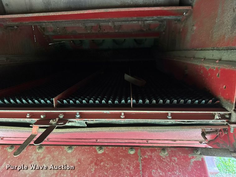 image for item EQ1361 1981 International Harvester 1460 combine