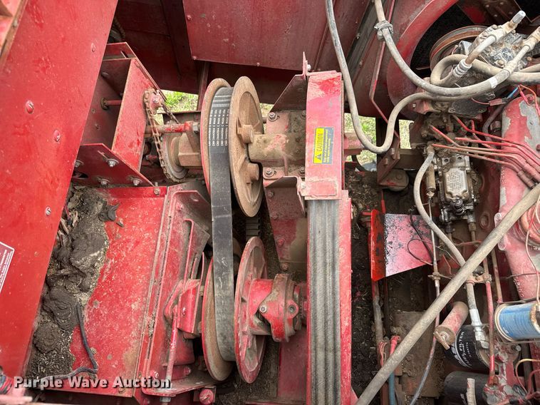 image for item EQ1361 1981 International Harvester 1460 combine