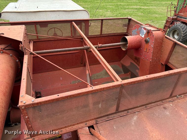 image for item EQ1361 1981 International Harvester 1460 combine