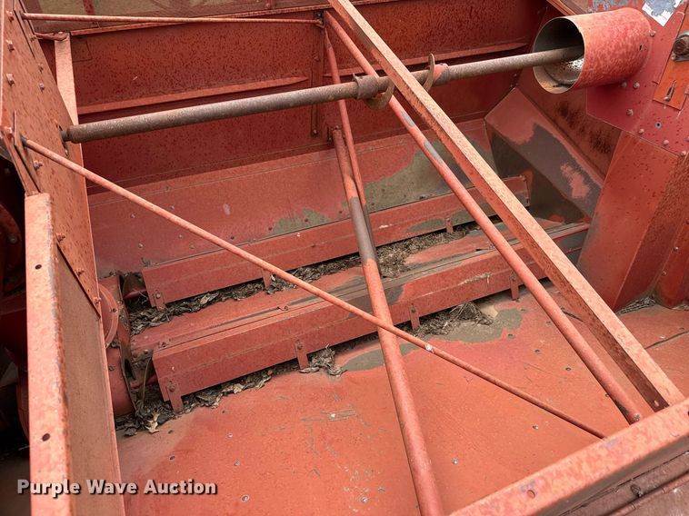 image for item EQ1361 1981 International Harvester 1460 combine