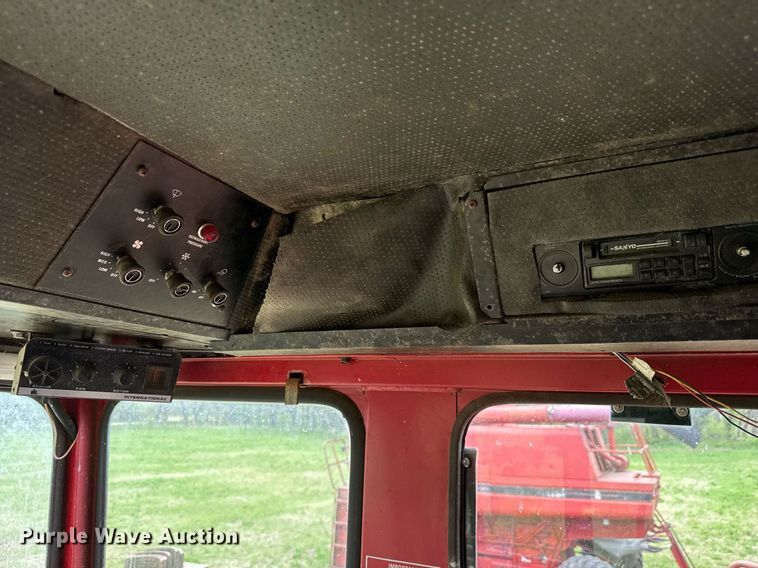 image for item EQ1361 1981 International Harvester 1460 combine