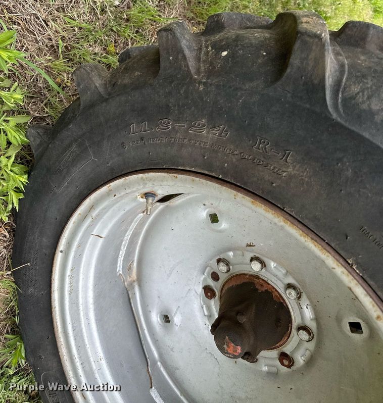 image for item EQ1361 1981 International Harvester 1460 combine