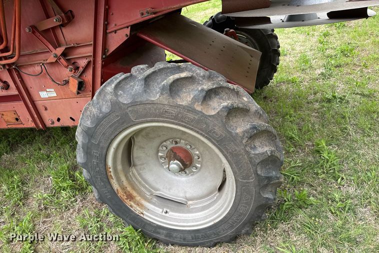 image for item EQ1361 1981 International Harvester 1460 combine
