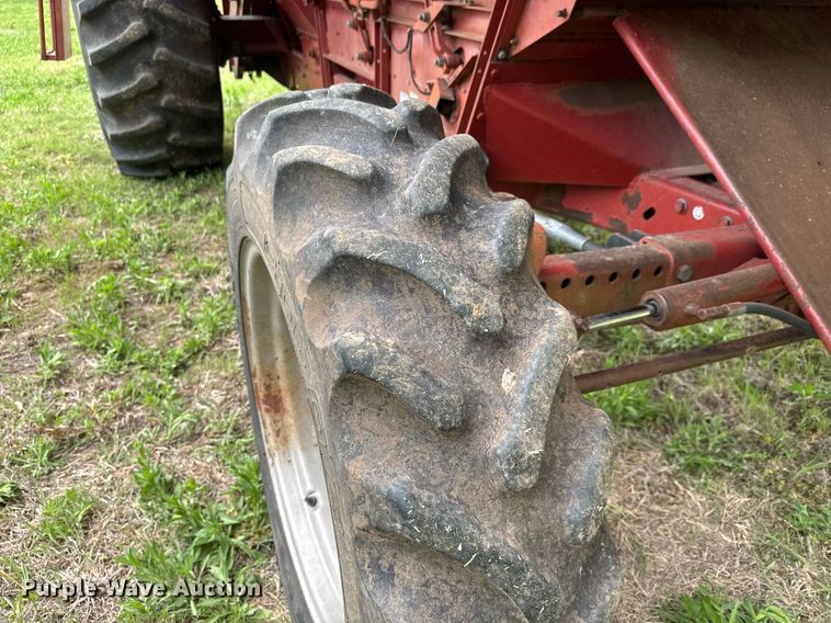 image for item EQ1361 1981 International Harvester 1460 combine