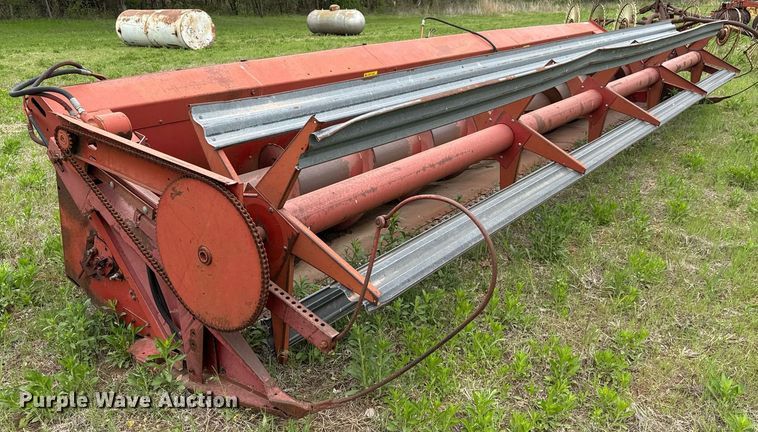 image for item EQ1363 International Harvester 810 rigid head