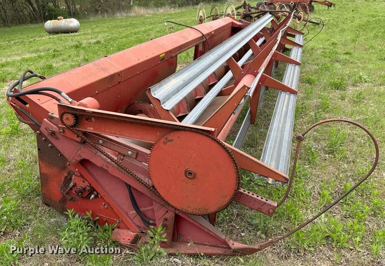 image for item EQ1363 International Harvester 810 rigid head