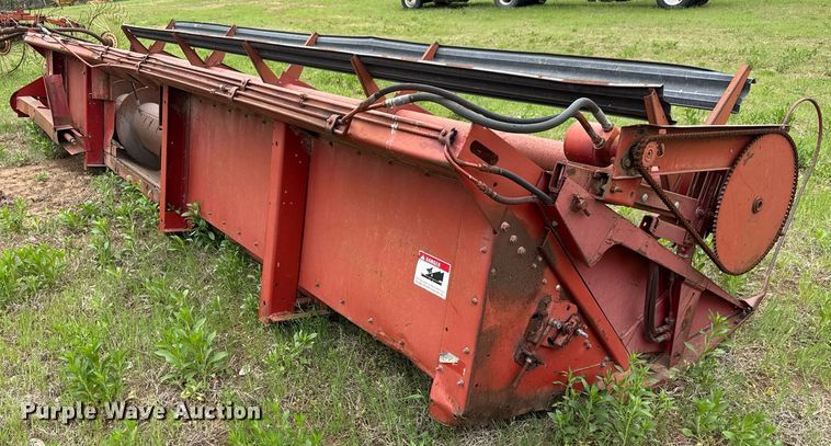 image for item EQ1363 International Harvester 810 rigid head